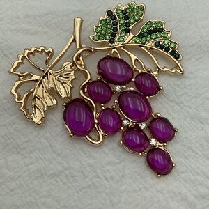 Ripe off the Vine Large Grape Brooch